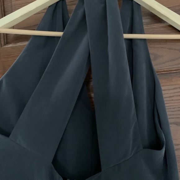 Short gray cross back dress - Picture 4 of 4